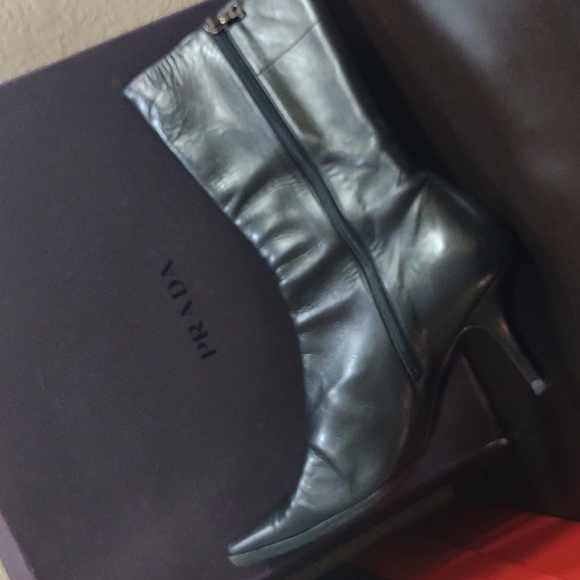 Prada black leather calf zip up boot w/ go go heel - Picture 4 of 7
